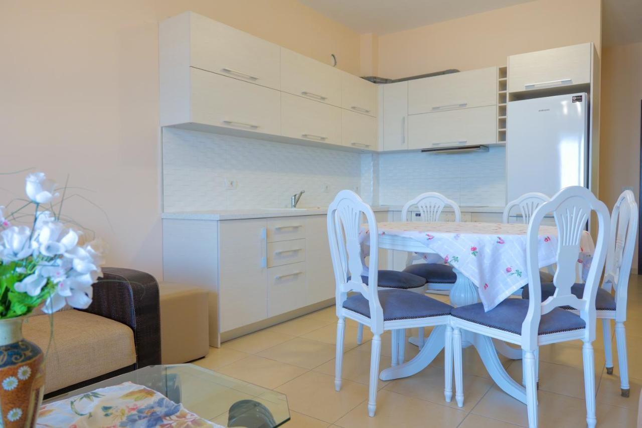 Noel Sea View Apartments Sarandë Esterno foto