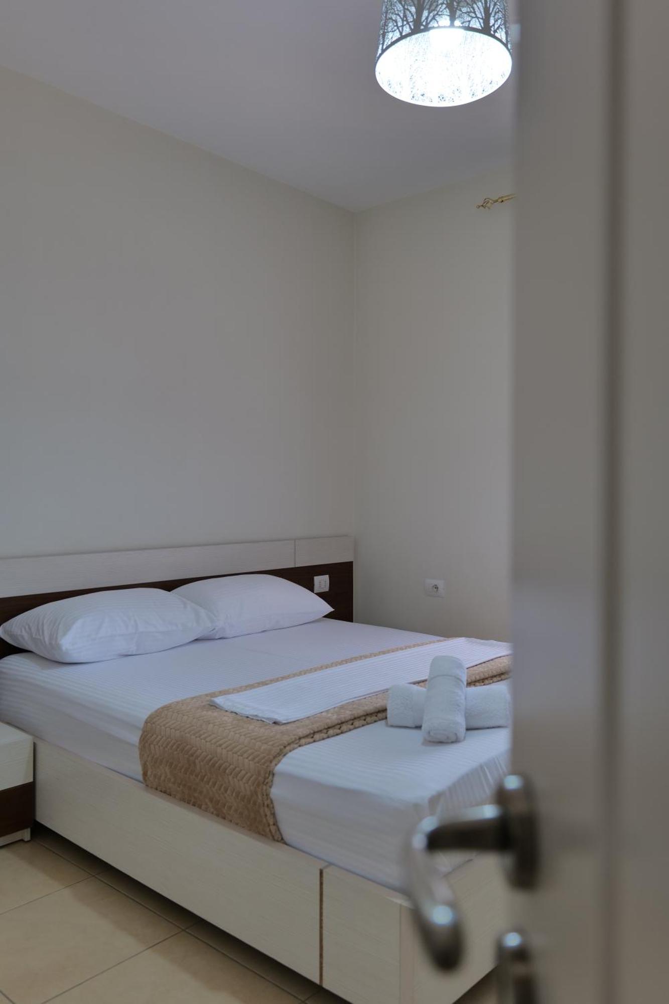Noel Sea View Apartments Sarandë Esterno foto