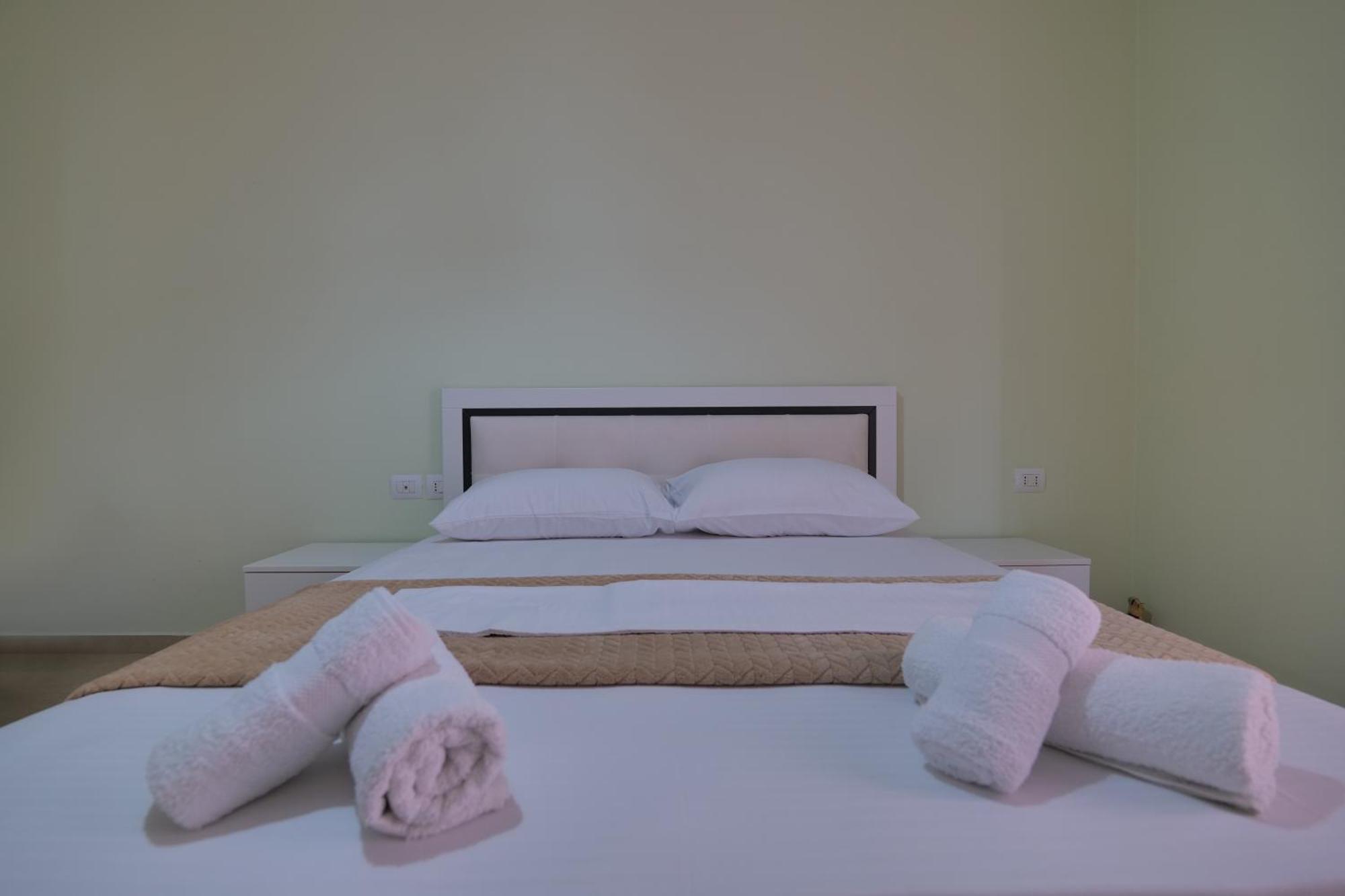 Noel Sea View Apartments Sarandë Esterno foto