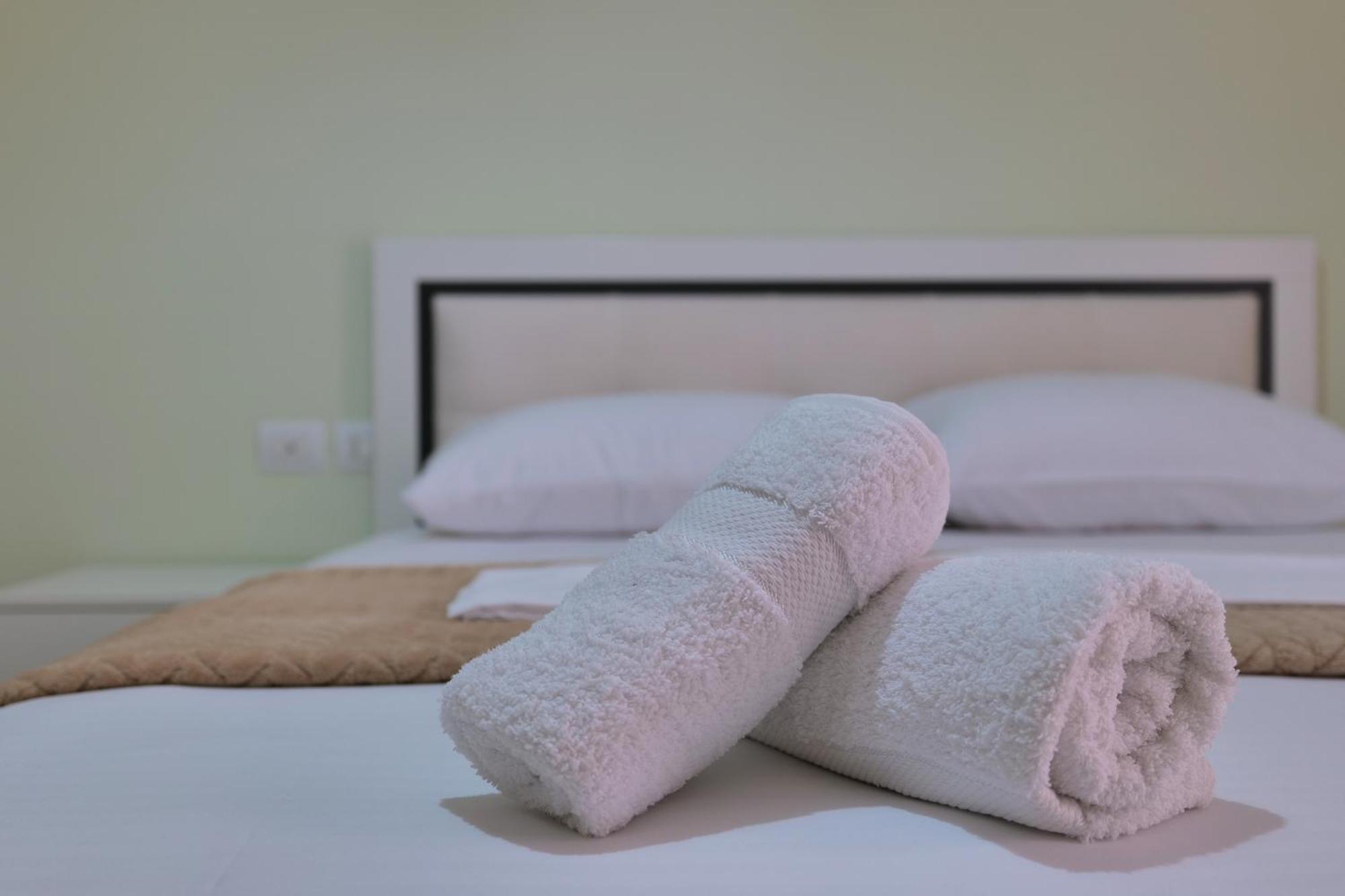 Noel Sea View Apartments Sarandë Esterno foto