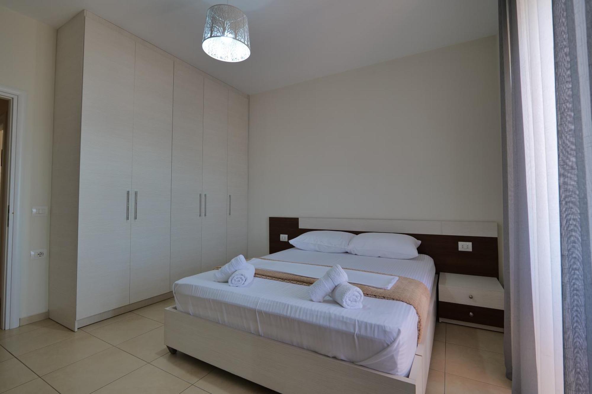 Noel Sea View Apartments Sarandë Esterno foto