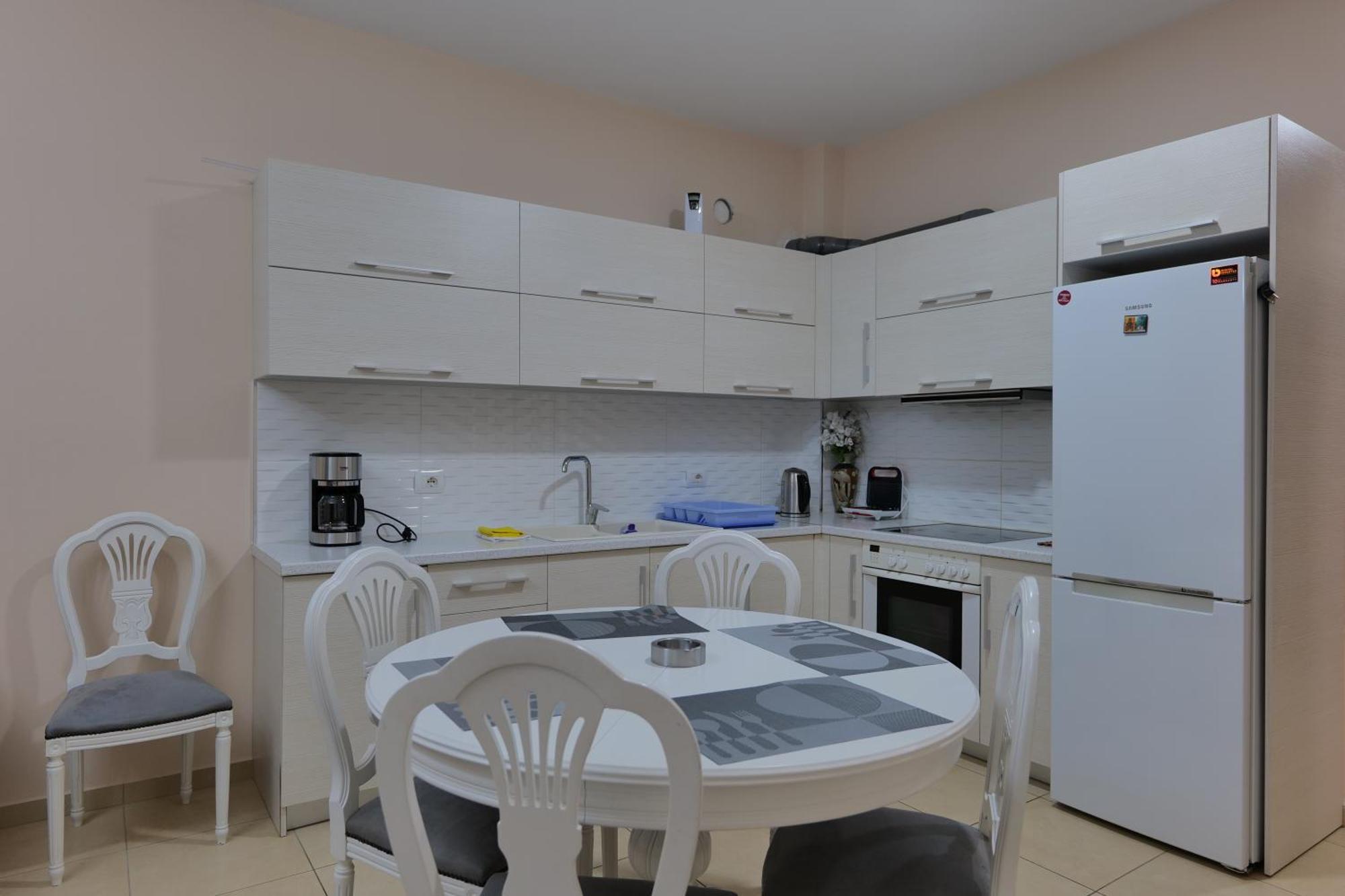Noel Sea View Apartments Sarandë Esterno foto