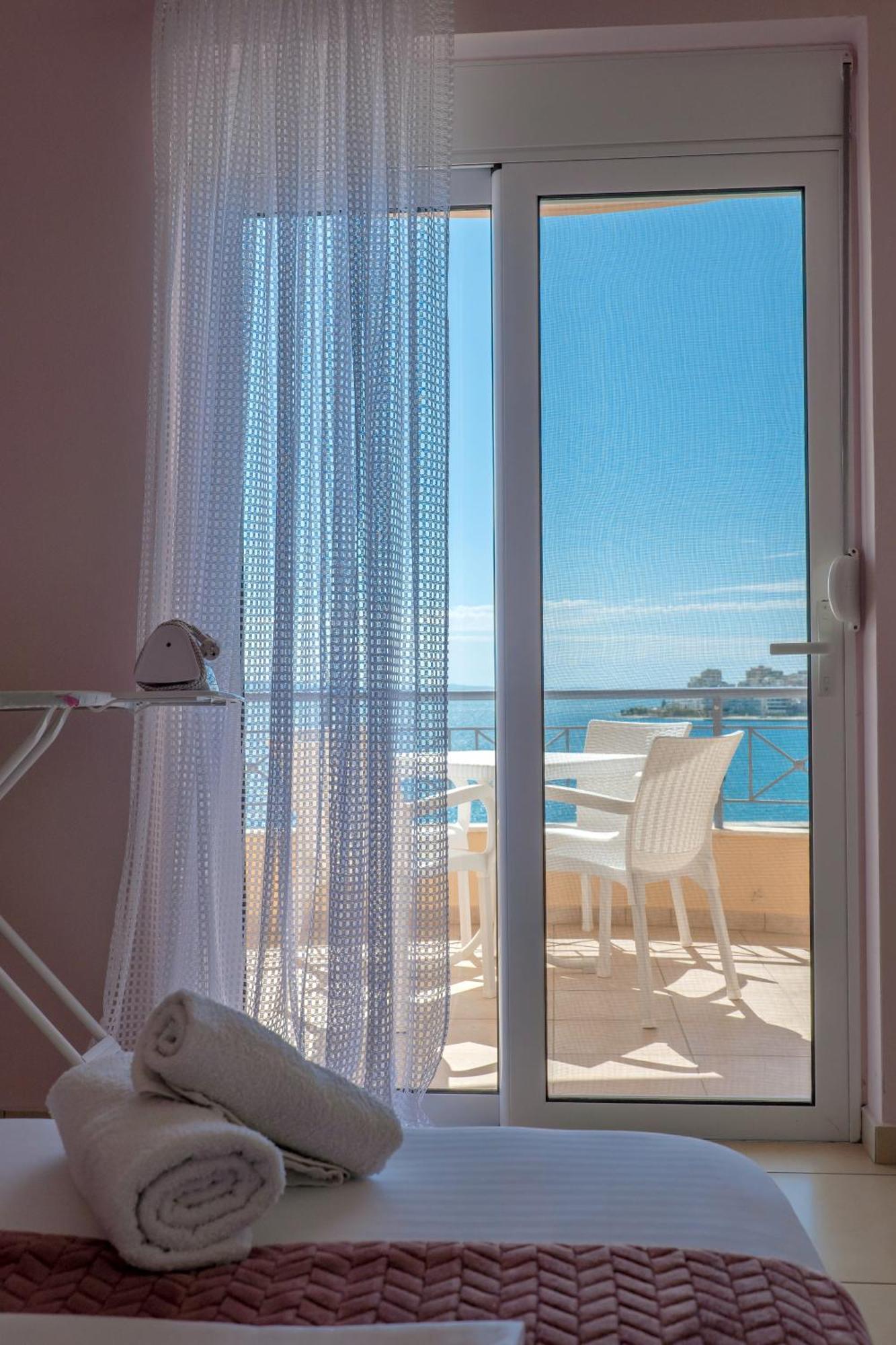 Noel Sea View Apartments Sarandë Esterno foto