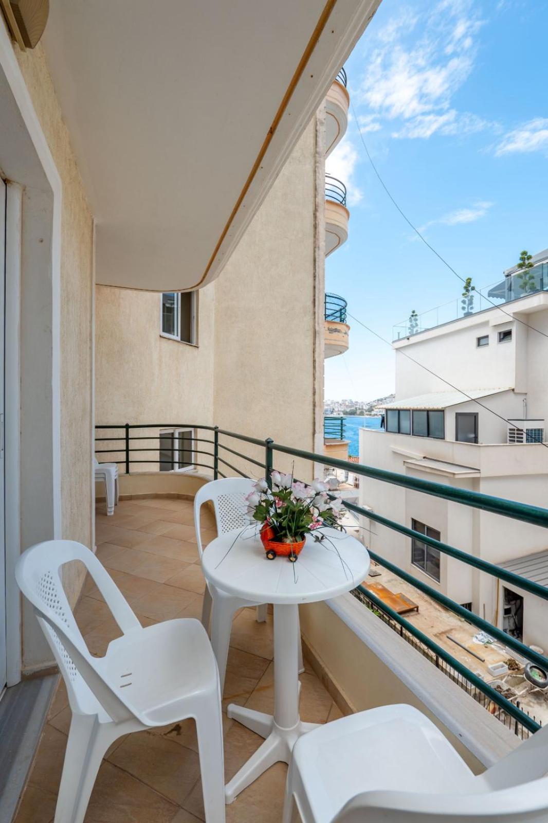 Noel Sea View Apartments Sarandë Esterno foto