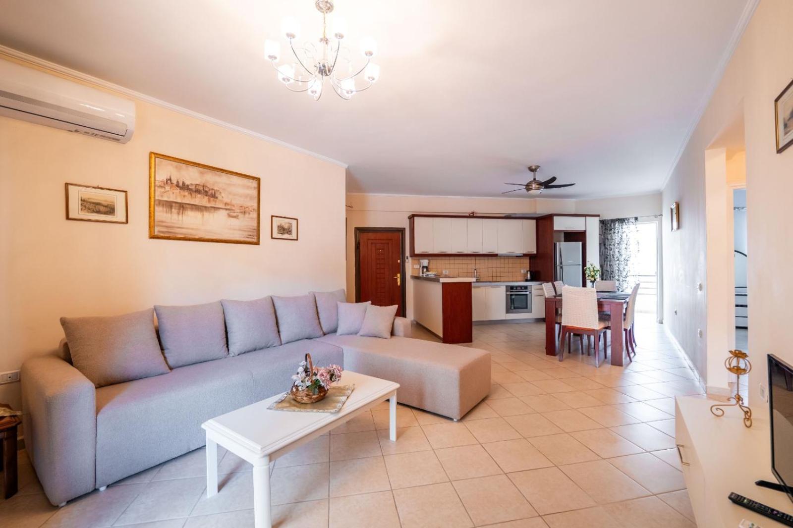 Noel Sea View Apartments Sarandë Esterno foto