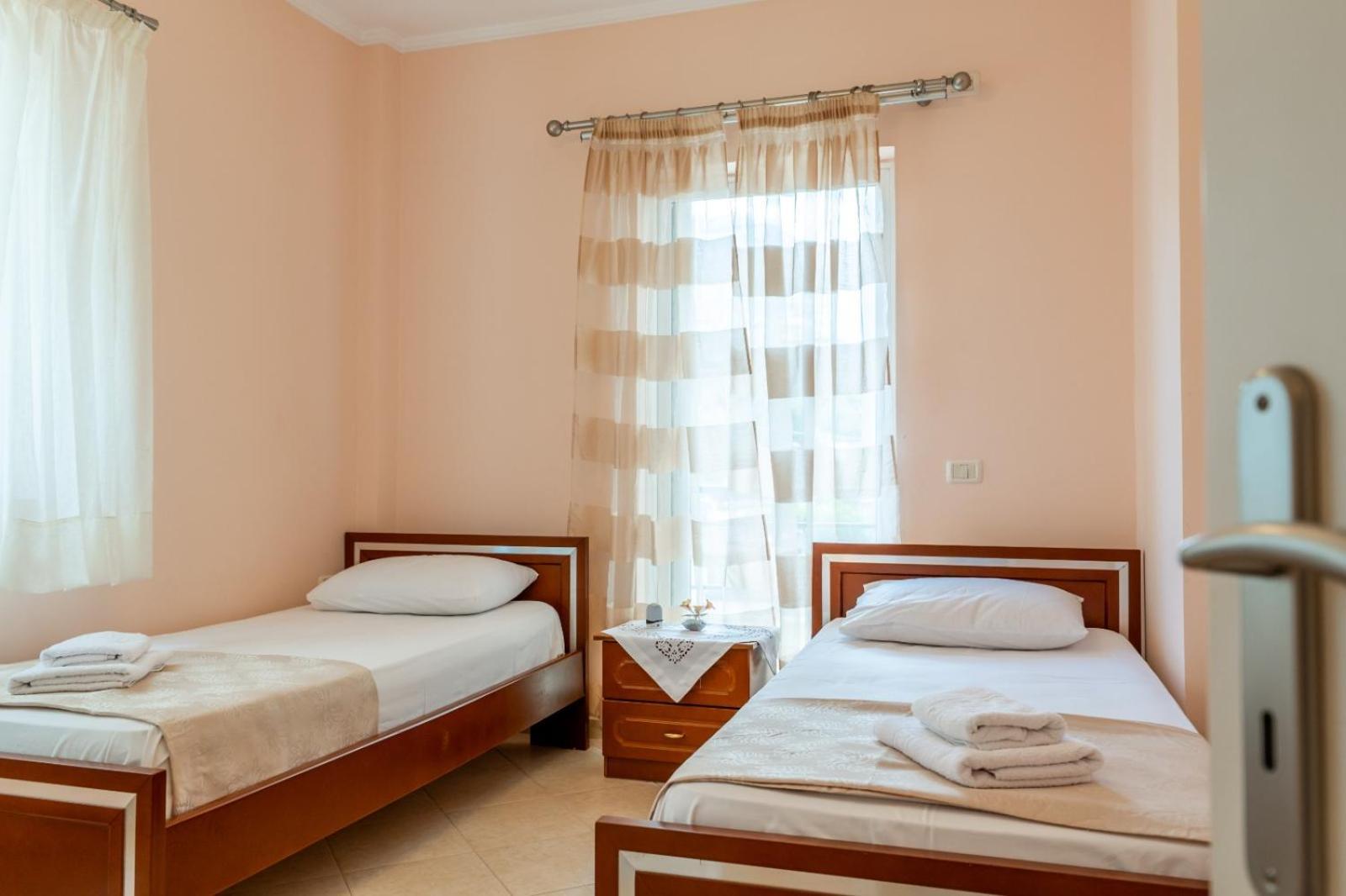 Noel Sea View Apartments Sarandë Esterno foto